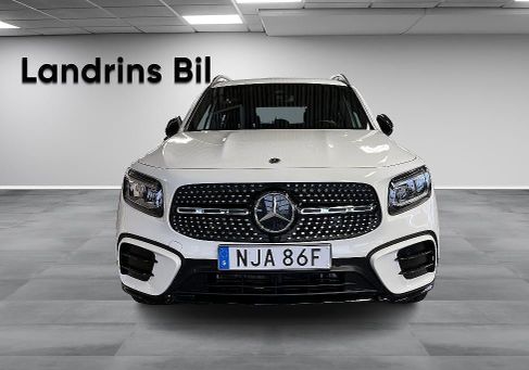 Mercedes-Benz GLB 200, 2025