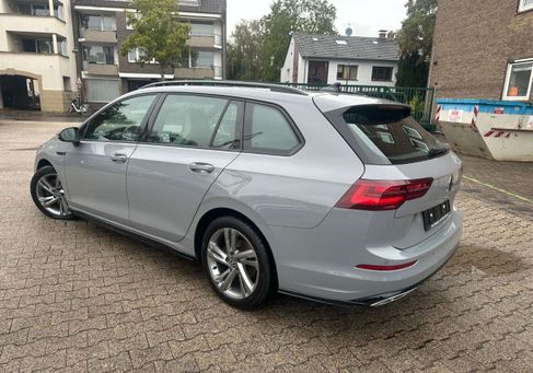 Volkswagen Golf, 2022