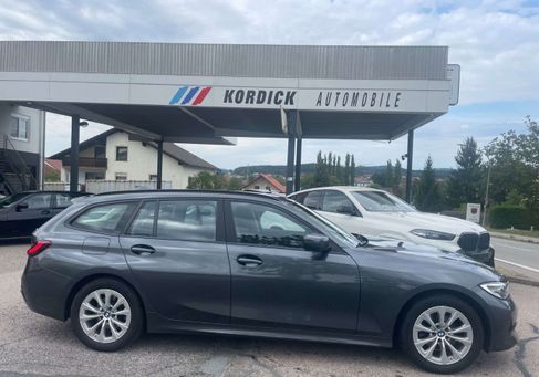 BMW 320, 2022