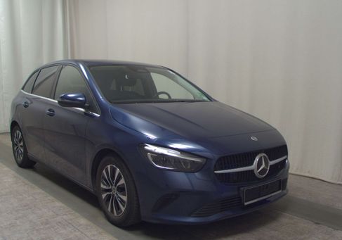 Mercedes-Benz B 200, 2023 3