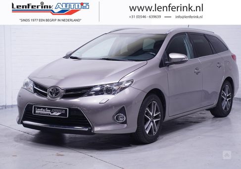 Toyota Auris, 2015