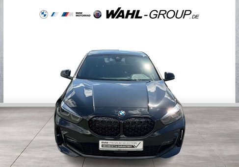 BMW 118, 2022