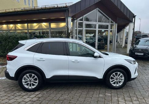 Ford Kuga, 2024