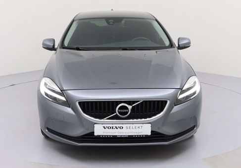 Volvo V40, 2018