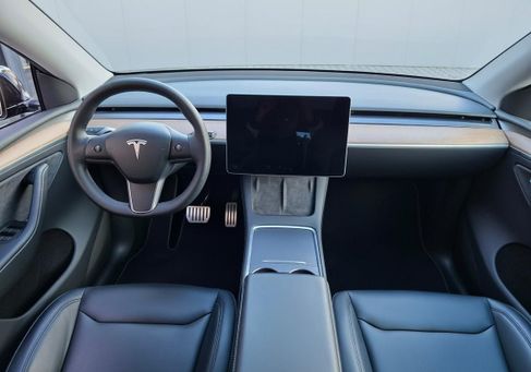 Tesla Model Y, 2022 3