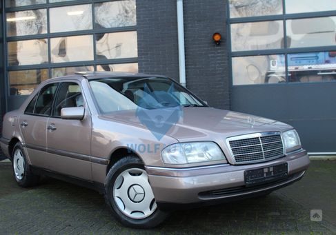 Mercedes-Benz C 220, 1993