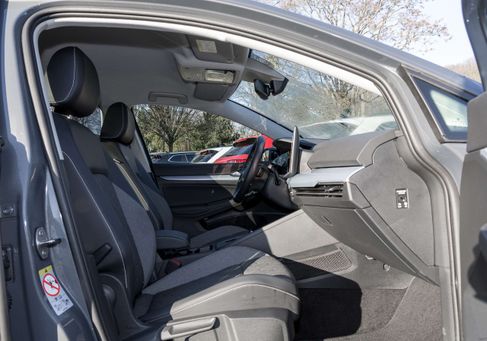 Volkswagen Golf, 2025