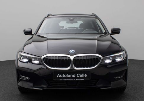 BMW 330, 2021