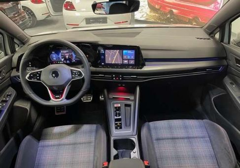 Volkswagen Golf, 2021