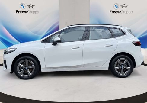BMW 220, 2025 3