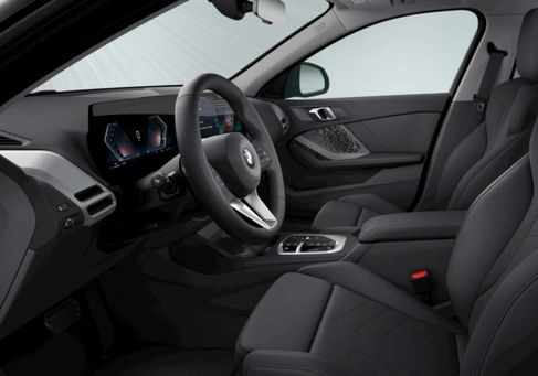 BMW 120, 2025