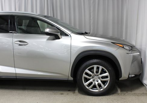 Lexus NX, 2016