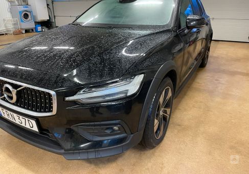 Volvo V60 Cross Country, 2021