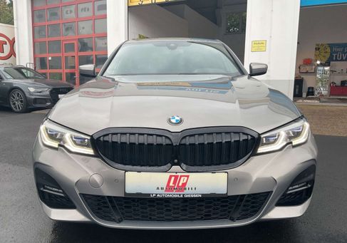 BMW 330, 2020