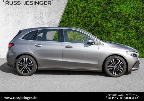 Mercedes-Benz B 200, 2025