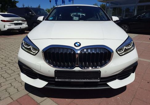 BMW 120, 2023 3