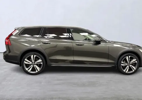 Volvo V60 Cross Country, 2021