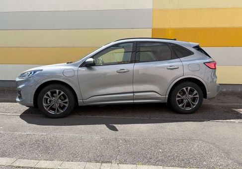 Ford Kuga, 2022