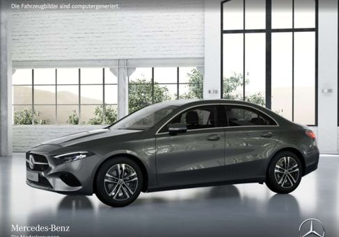 Mercedes-Benz A 200, 2025