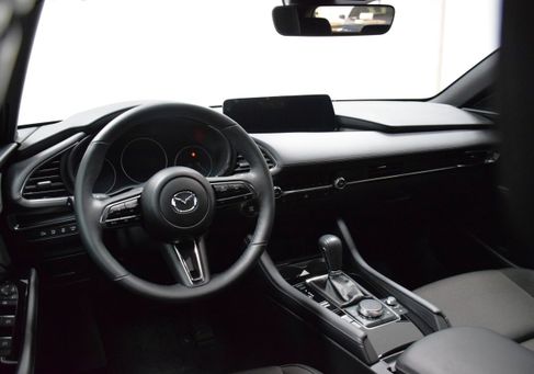 Mazda 3, 2025
