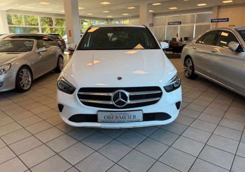 Mercedes-Benz B 180, 2020