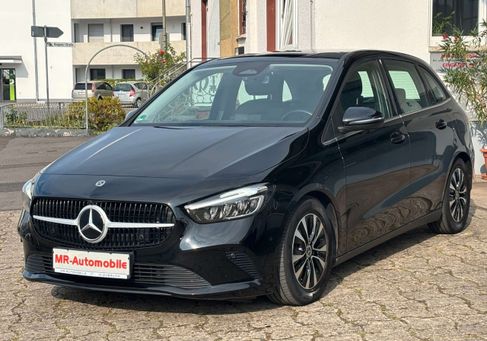 Mercedes-Benz B 180, 2023