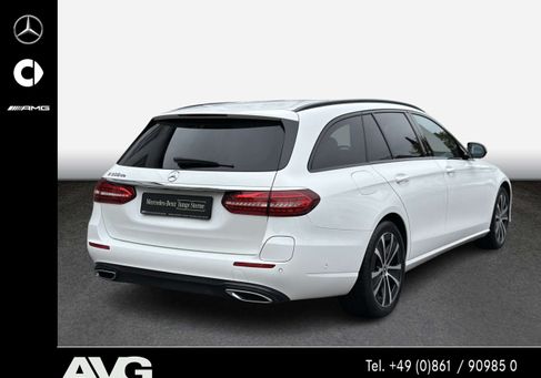 Mercedes-Benz E 300, 2022 3