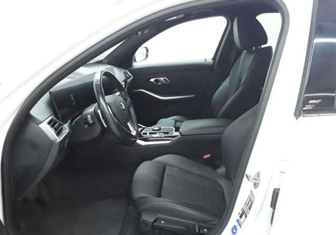 BMW 318, 2023
