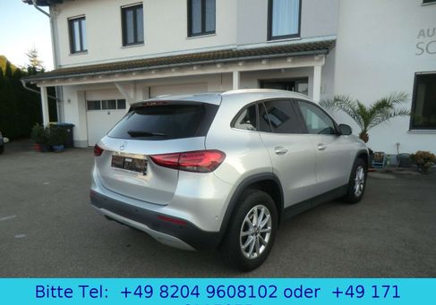 Mercedes-Benz GLA 200, 2022 3