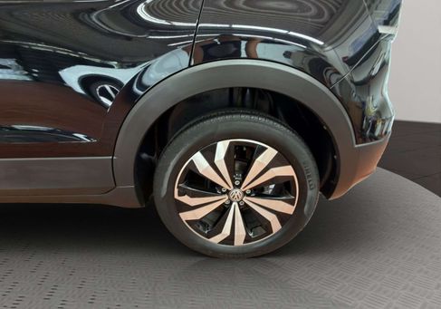 Volkswagen T-Cross, 2019