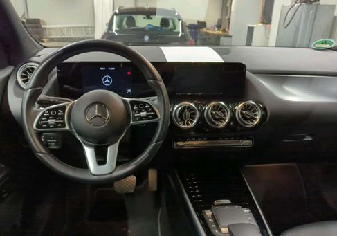 Mercedes-Benz GLA 220, 2023