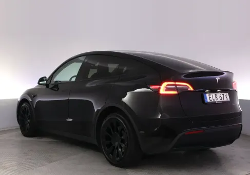 Tesla Model Y, 2022 3
