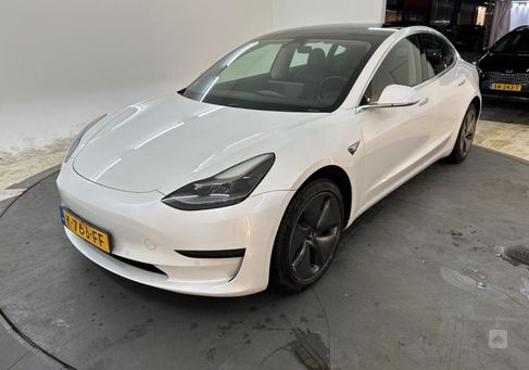 Tesla Model 3, 2020