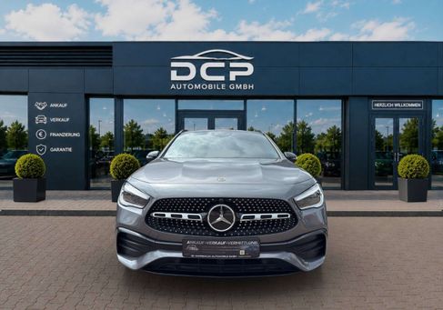 Mercedes-Benz GLA 180, 2022