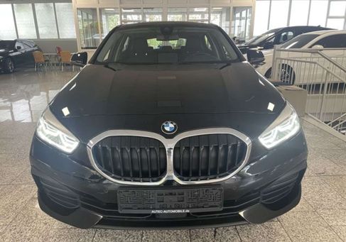 BMW 118, 2021