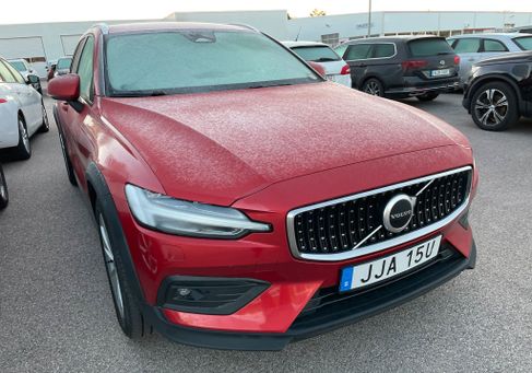 Volvo V60 Cross Country, 2023