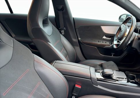 Mercedes-Benz CLA 250, 2022