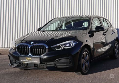 BMW 118, 2021