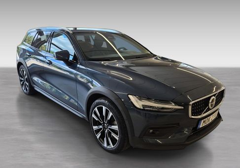 Volvo V60 Cross Country, 2024