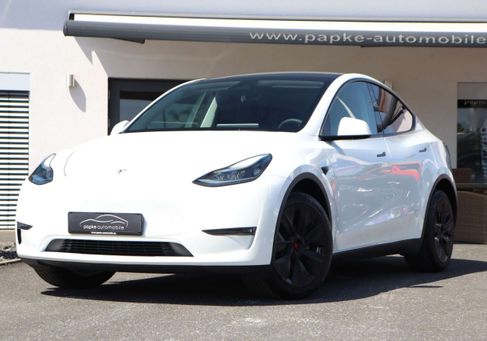 Tesla Model Y, 2023