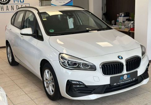 BMW 216, 2018