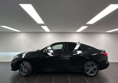 BMW 218, 2022