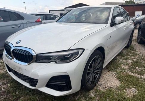 BMW 330, 2019