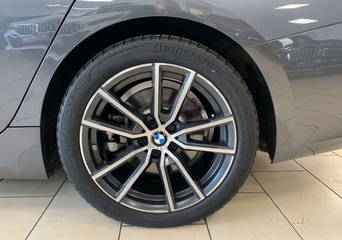 BMW 330, 2021