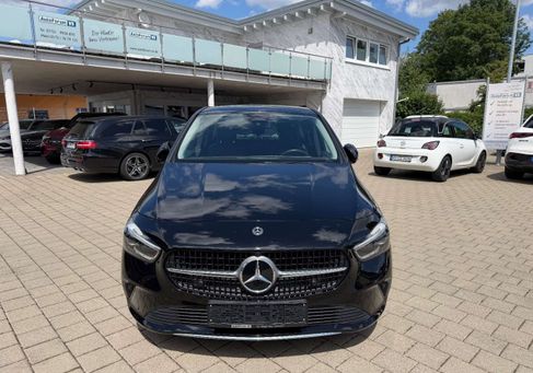 Mercedes-Benz B 180, 2023