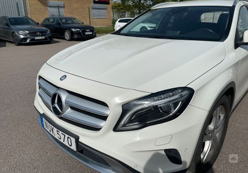 Mercedes-Benz GLA 200, 2015
