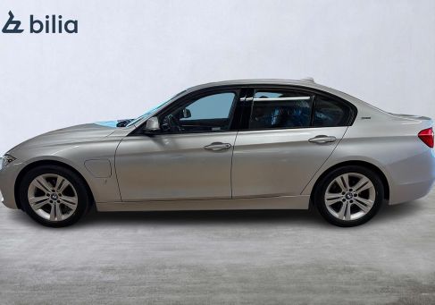 BMW 330, 2018