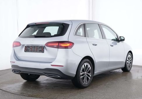 Mercedes-Benz B 180, 2024