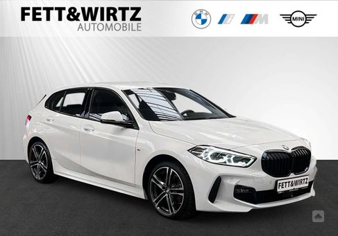 BMW 118, 2021