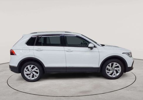 Volkswagen Tiguan, 2022 3